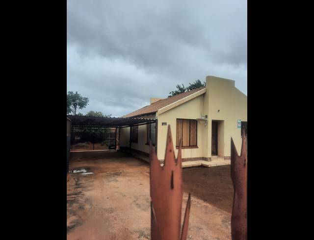 2 bed property to rent in MMABATHO UNIT 14